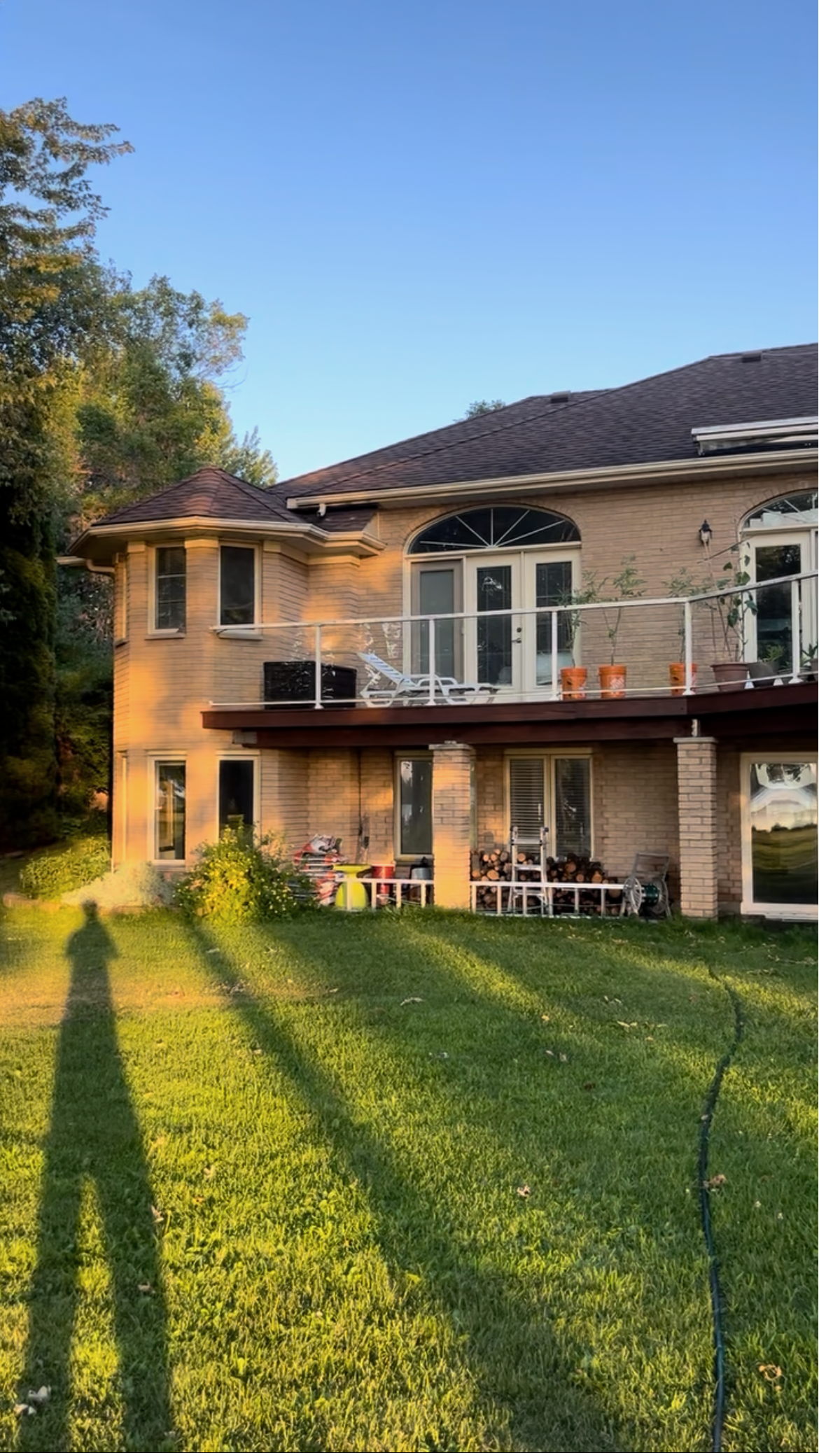 Window cleaning with spray bottle